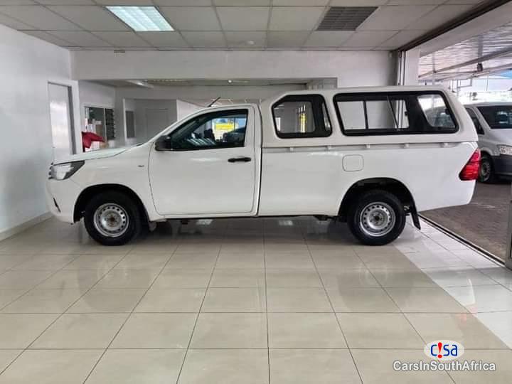 Pictures of Toyota Hilux 2.0 Manual 2017