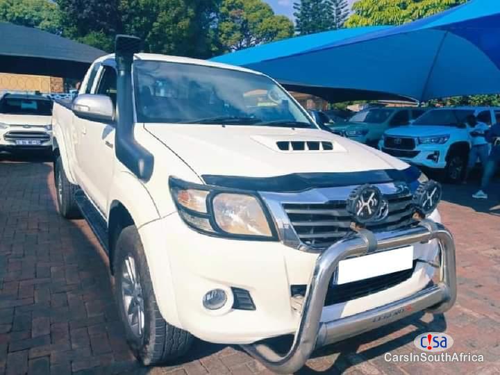 Toyota Hilux 3.0D Manual 2015 - image 3