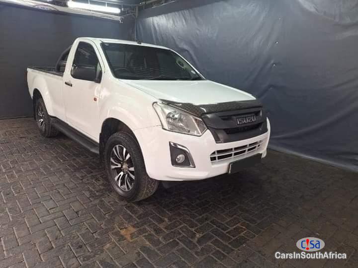 Isuzu KB250 250 Manual 2020 - image 3