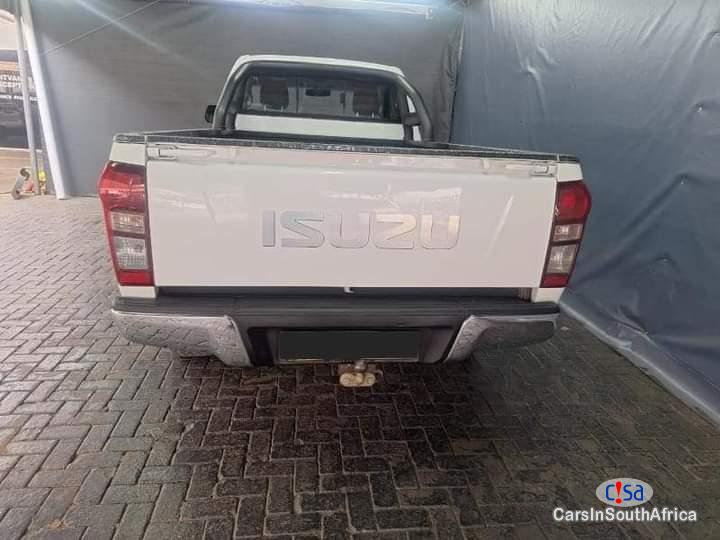 Isuzu KB250 250 Manual 2020 - image 4