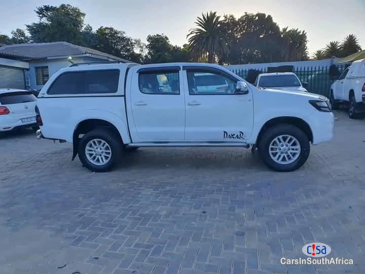 Pictures of Toyota Hilux 3.0 Manual 2016