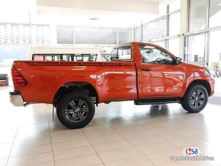 Toyota Hilux 2.4GD Manual 2018 - image 3