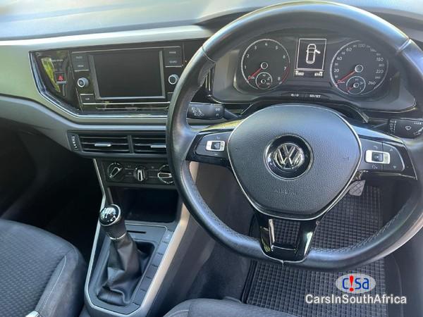 Volkswagen Polo 1.0 Manual 2018 - image 3