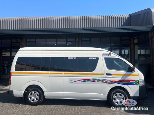 Toyota Quantum 2.5 D-4D Sesfikile 16-seeat Call 081 494 5928 Manual 2019 - image 2