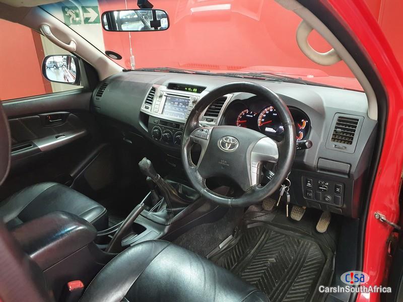 Toyota Hilux 3.0D4+27 78 321 4168 Manual 2015 - image 3