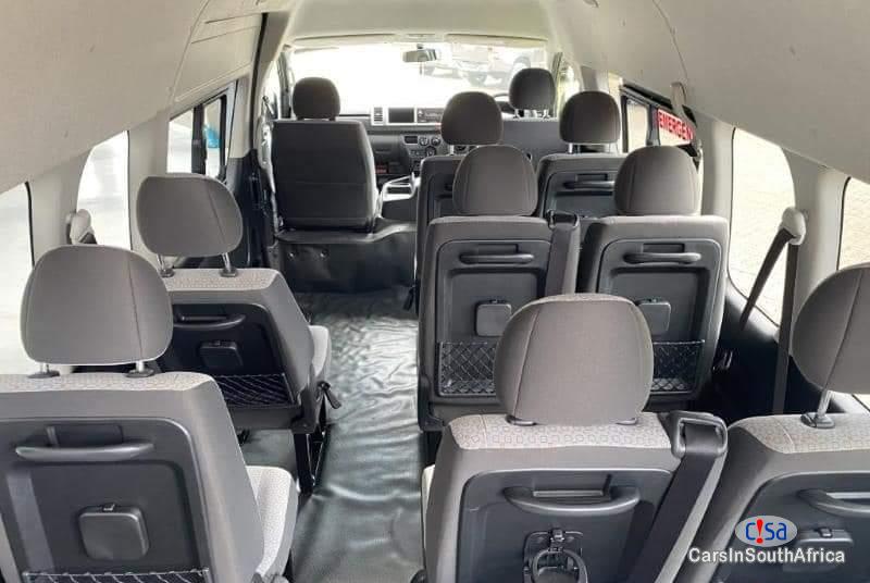 Toyota Quantum 2.5D-4D GL Manual 2019 - image 3