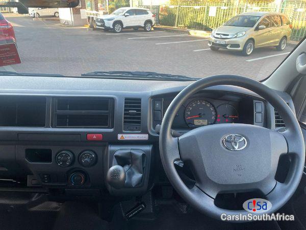 Toyota Quantum 2.5 D-4D Sesfikile 16 Seat +27685845776 Manual 2021 in South Africa
