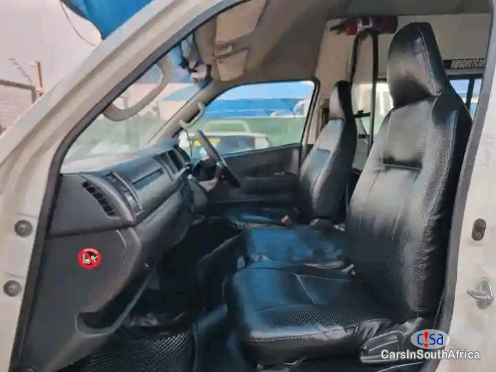 Toyota Quantum 2.5 D-4D Sesfikile 16-Seat Manual 2022 - image 4