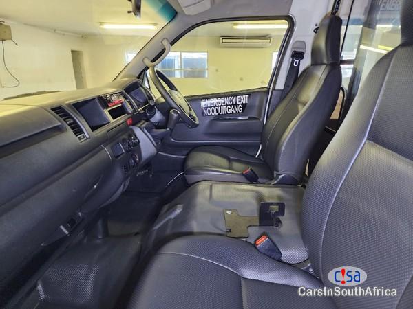 Toyota Quantum 2.5 Manual 2020 - image 3