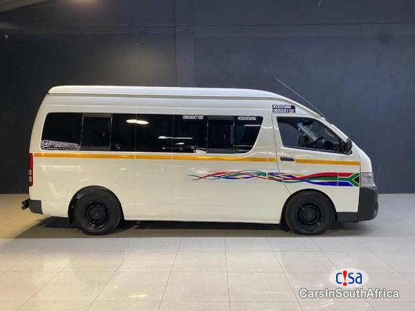 Toyota Quantum 2.5 Manual 2021 - image 6