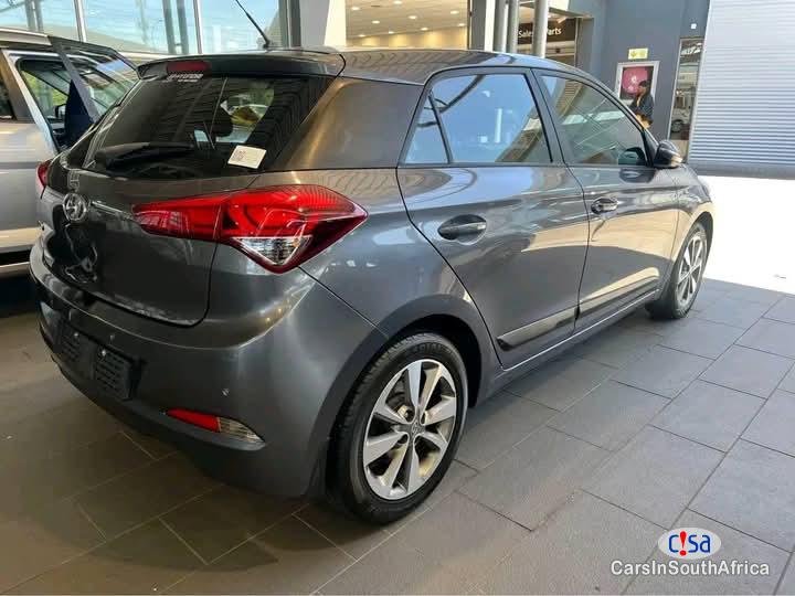 Hyundai i20 1.4 Automatic 2015 - image 5