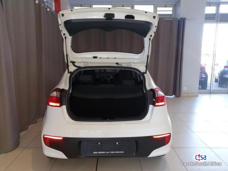 Kia Rio 1.4 Hatchback Automatic 2016 - image 5