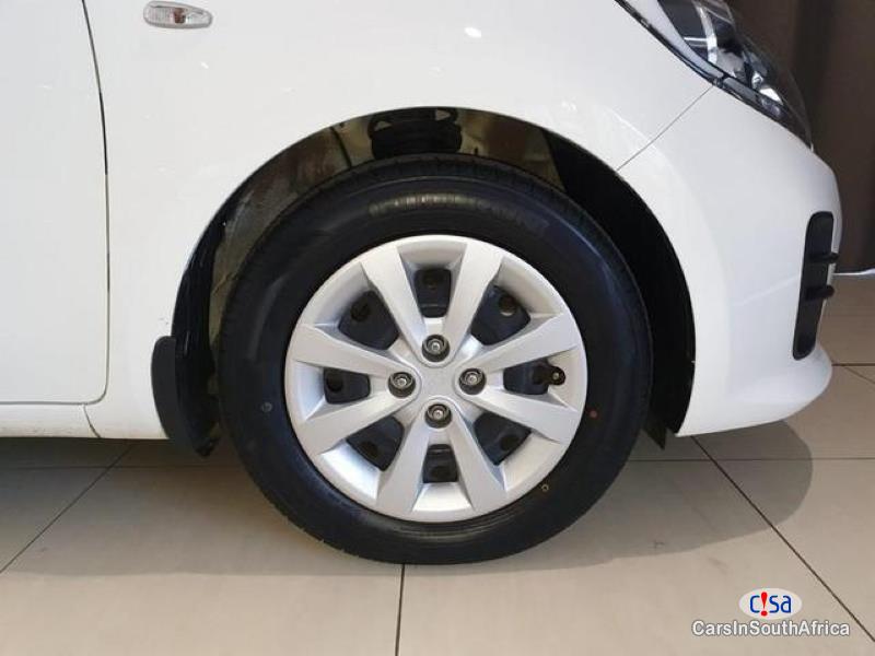 Kia Rio 1.4 Hatchback Automatic 2016 - image 9