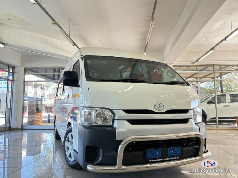 Toyota HiAce Manual 2021 - image 2