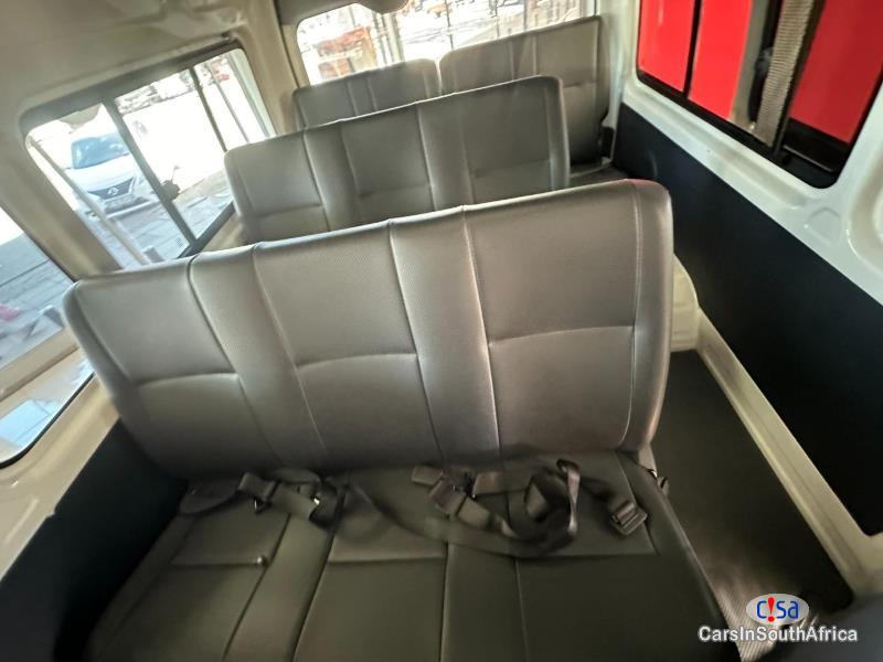 Toyota HiAce Manual 2021 - image 6