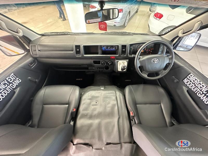 Toyota HiAce Manual 2021 - image 7