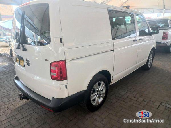 Volkswagen Transporter 2.0BITDI CREWBUS Automatic 2017 - image 2