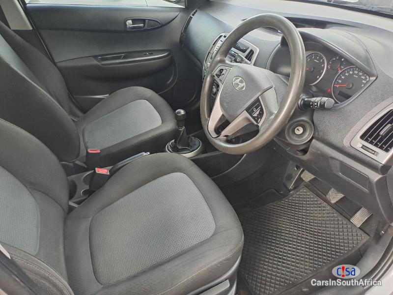 Hyundai i20 1.2 Motion Manual 2015 - image 4