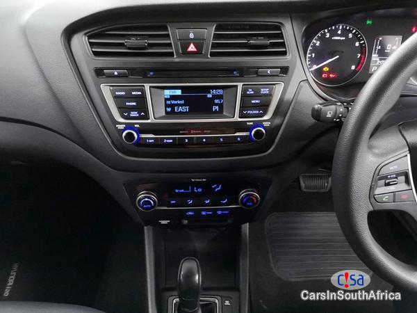 Hyundai i20 Automatic 2016 - image 9