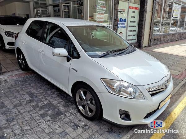 Pictures of Toyota Auris Automatic 2012