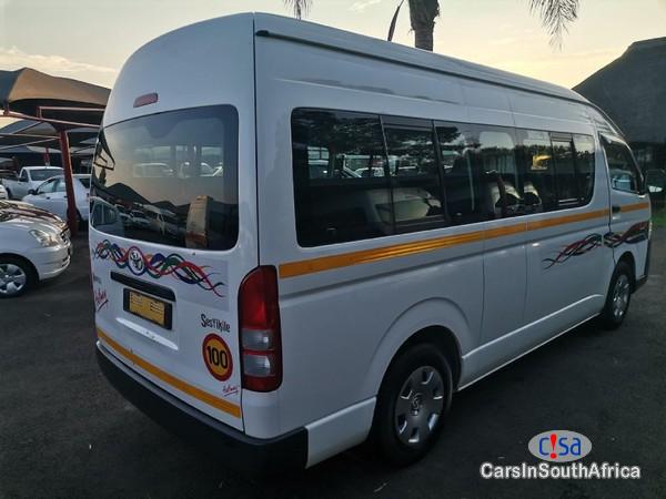 Toyota Quantum 2.5 Manual 2018 - image 2