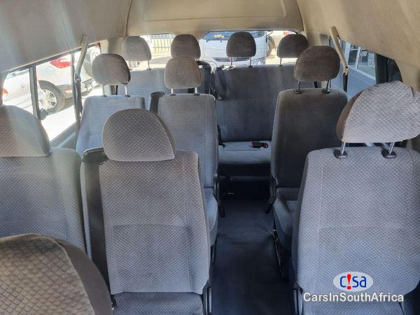 Toyota Quantum GL 2.5 D-4D Manual 14-Seats Manual 2012 - image 6