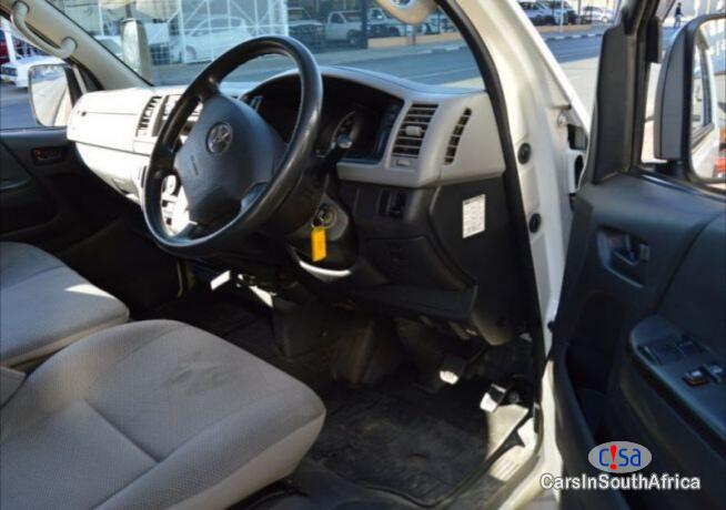 Toyota Quantum Manual 2012 - image 4