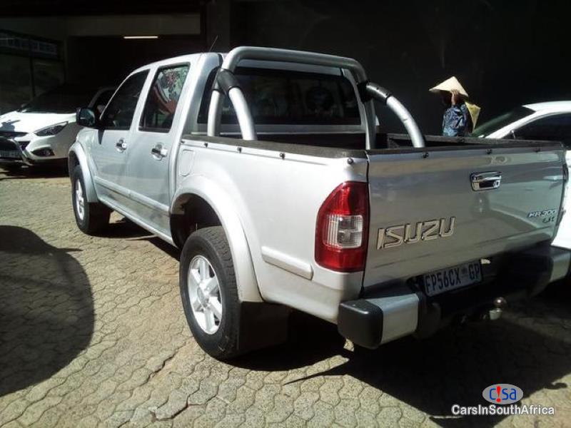 Isuzu KB240 Manual 2009 - image 4