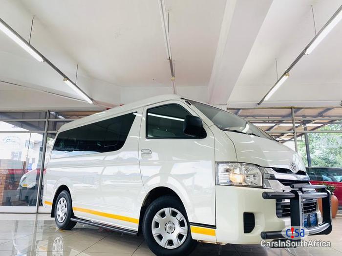 Toyota Quantum Manual 2014 - image 2