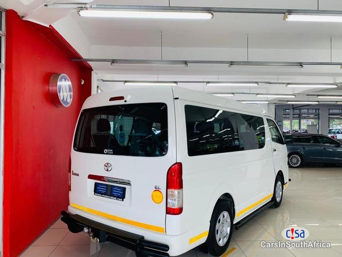 Toyota Quantum Manual 2014 - image 4