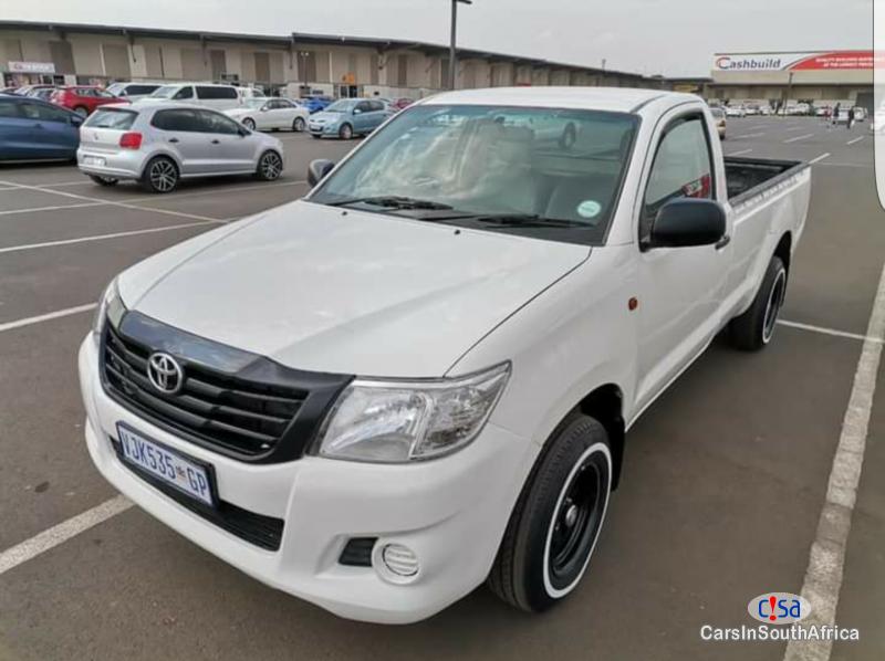 Toyota Hilux 2.5 D4d Manual 2010 - image 2