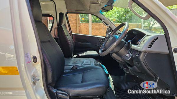 Toyota Quantum 2.5 D-4D Sesfikile 16-Seat Manual 2014 - image 3