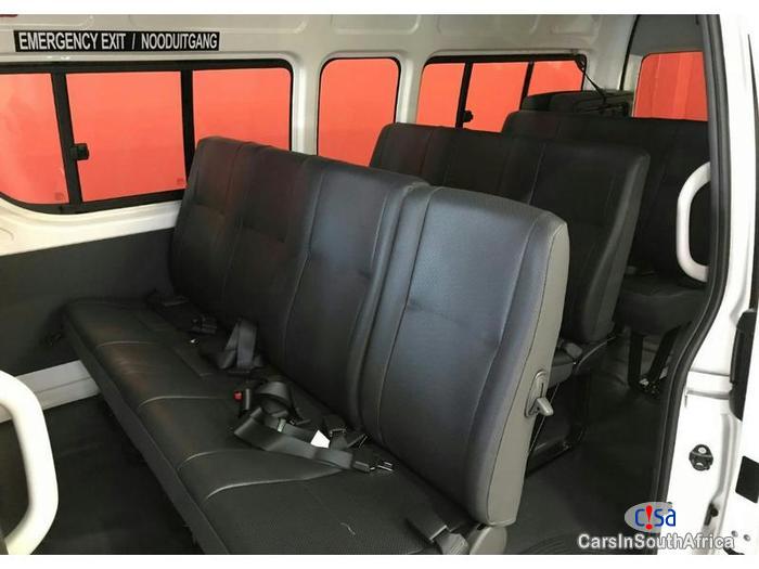 Toyota Quantum 2.5 Manual 2015 - image 3