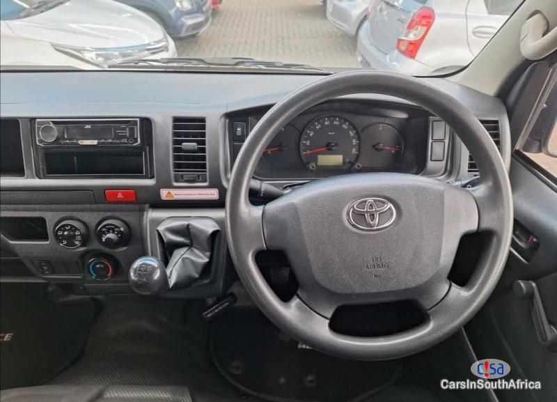 Toyota Quantum 2.5 D4-D Sesfikile 16- Seat Manual 2020 - image 4