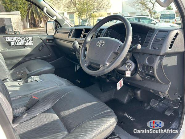 Toyota Quantum 2.5 D-4D Sesfikile 16-Seat Manual 2022 - image 4