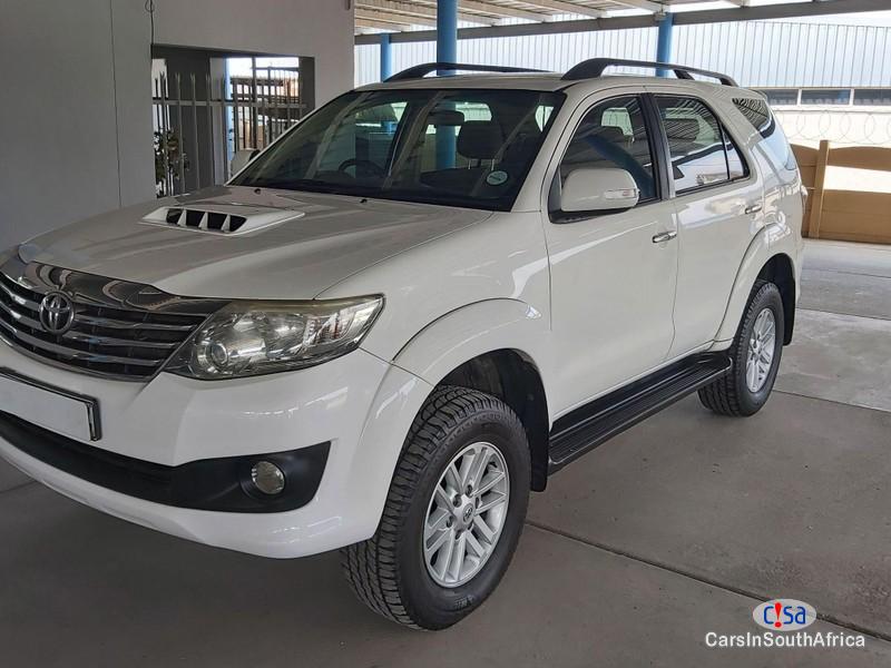 Toyota Fortuner 3.0D-4d 0672826521 Manual 2012 - image 2