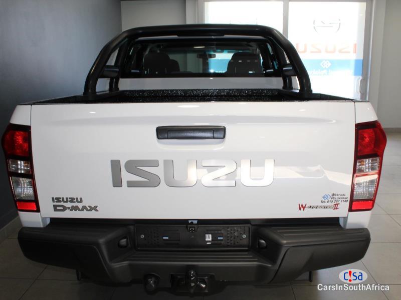 Isuzu Trooper 2.0 Automatic 2018