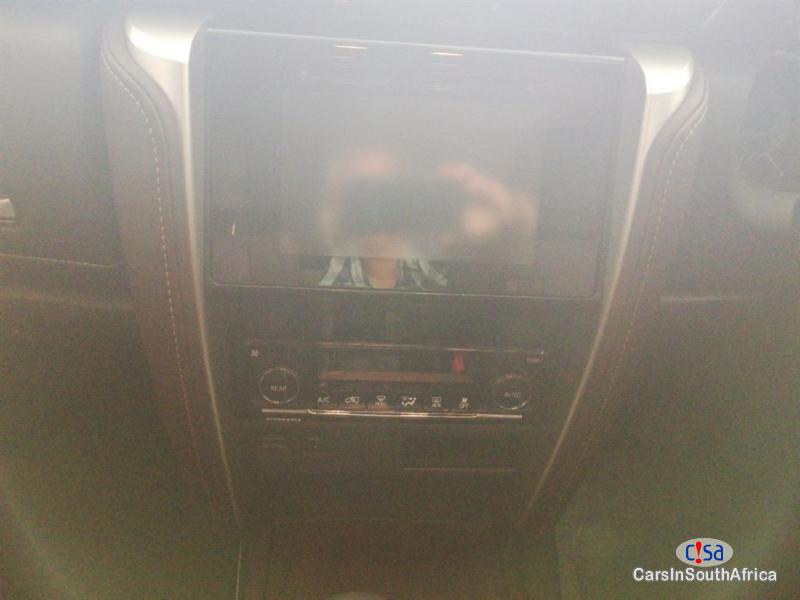 Toyota Fortuner 2.8 Automatic 2019 - image 10