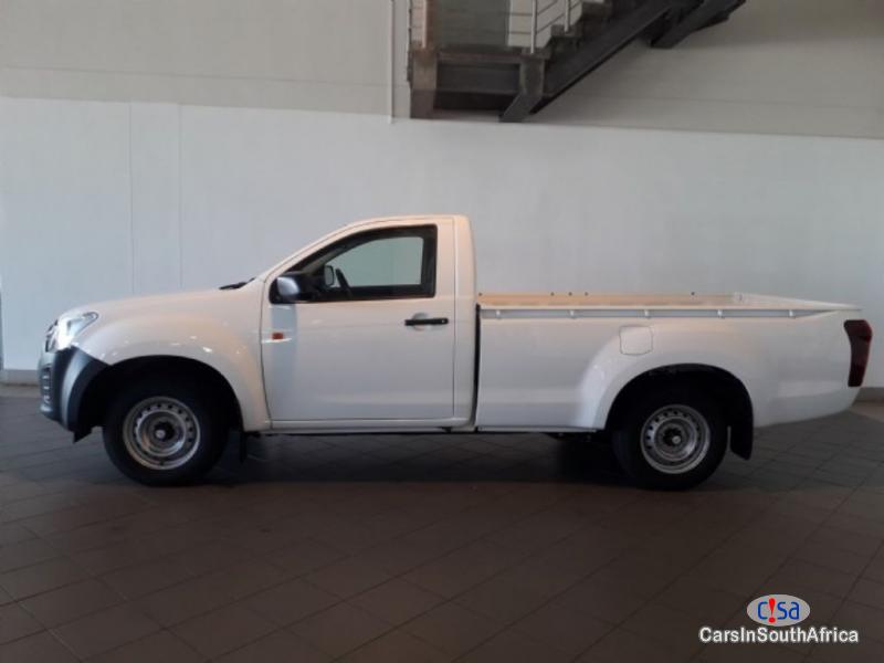 Isuzu KB250 2.5C TD Manual 2019 - image 2