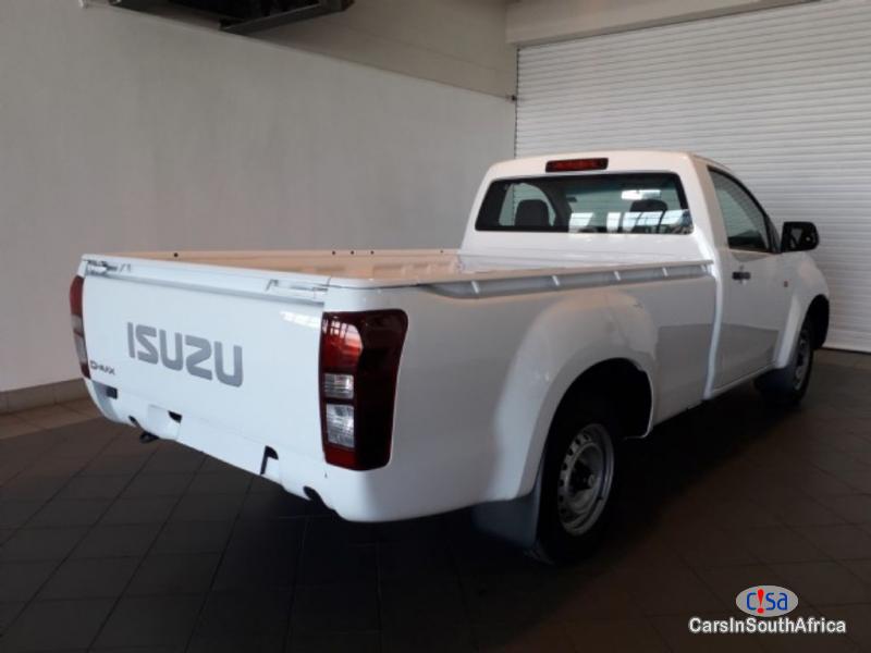 Isuzu KB250 2.5C TD Manual 2019 - image 3