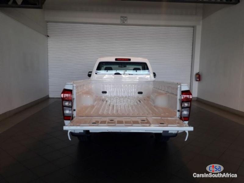 Isuzu KB250 2.5C TD Manual 2019 - image 4