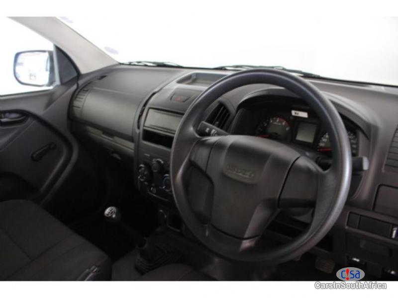 Isuzu KB250 2.5C TD Manual 2019 - image 6