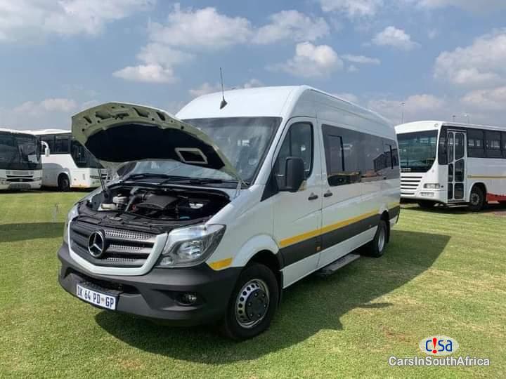 Mercedes Benz 515 Manual 2020