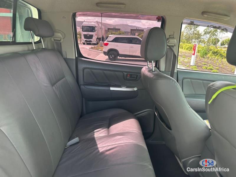 Toyota Hilux 4.0 Automatic 2012 in South Africa - image