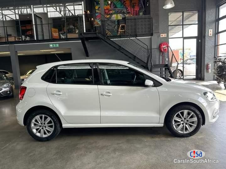 Volkswagen Polo 1.2TSl Manual 2019 - image 3