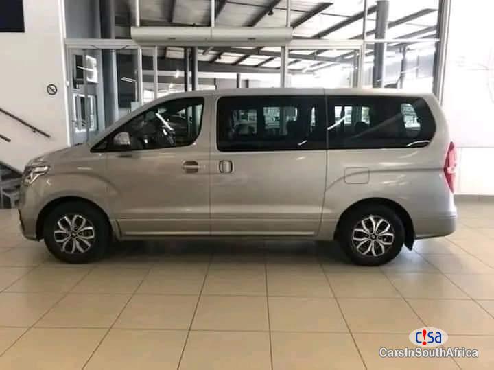 Hyundai H-1 2.5 Automatic 2017 - image 2