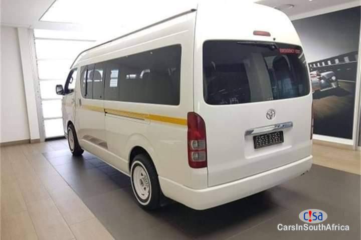 Toyota HiAce 2.5 Manual 2018 - image 2