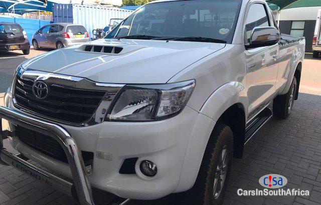 Toyota Hilux 3.0 D-4D Legend 45 Manual 2015 - image 3