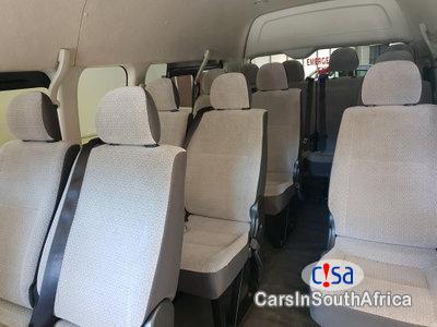 Toyota Quantum 2.5L D4D GL Manual 2017 - image 12