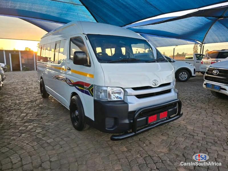 Toyota Quantum 2.5 D-4D Sesifikile 16 Seater / +27 685845776 Manual 2021 - image 2